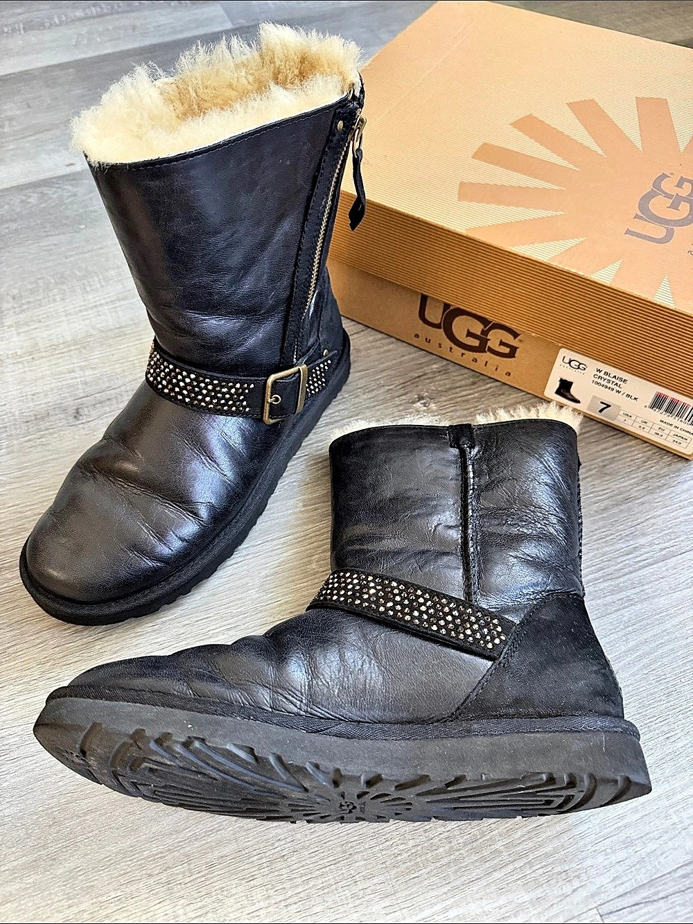 UGG W Blaise Crystal Studded Leather Boots Black US 7